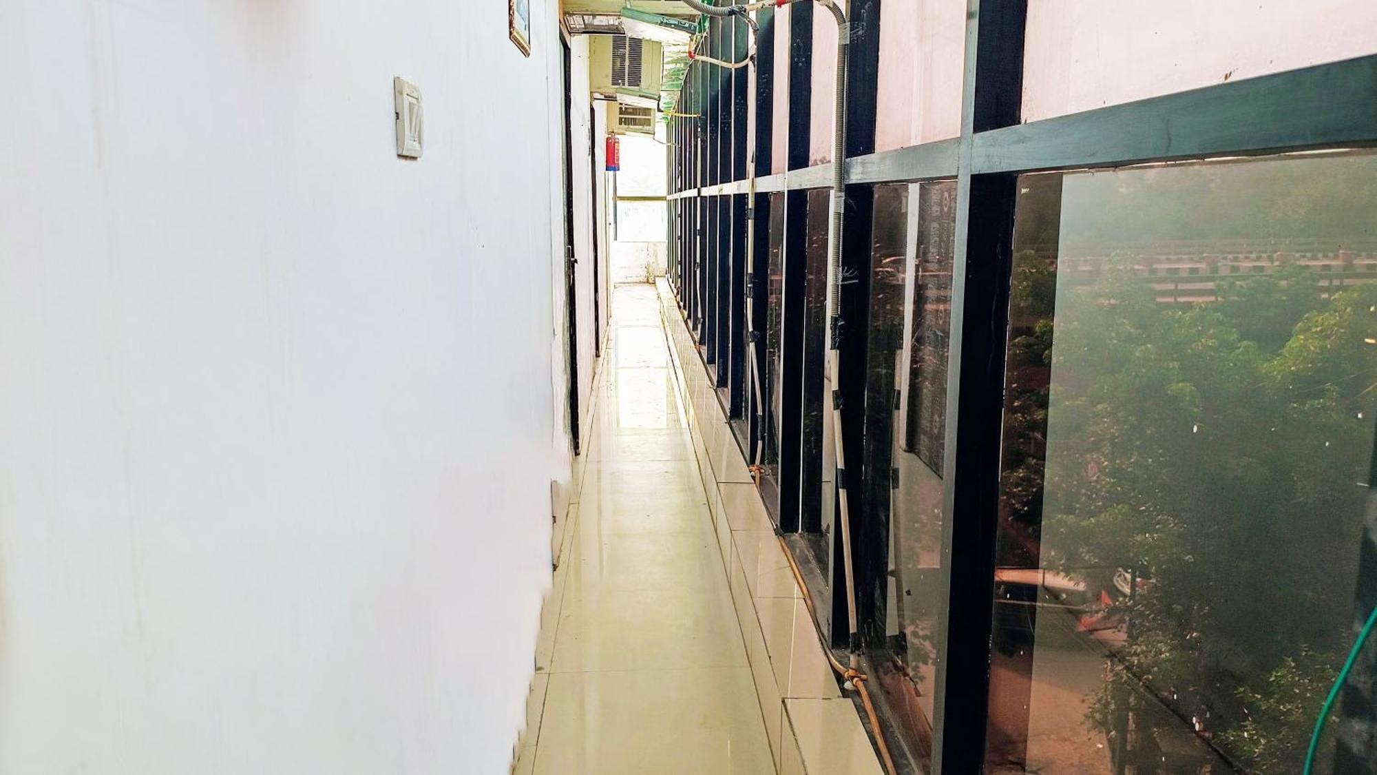 Hotel Maharaja Inn - Lajpat Nagar I Нью-Дели Экстерьер фото
